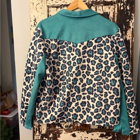 Crazy Train Teal and White Leopard Blazer. Super soft. Women’s XL - Picture 2 of 7